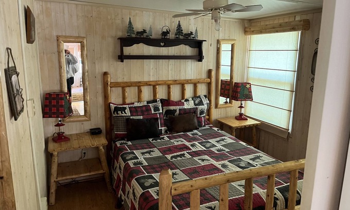 South Casco Alquiler De RV | Best location in point Sebago! Walk to beach and restaurants!