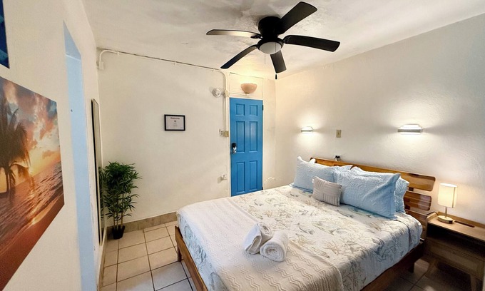 Esperanza Apartamento | Best Location in Vieques! Studio/Steps to Ocean, Biobay, Restaurants and Beaches