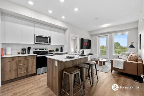 Inglewood Casa | Best Location Inglewood with 2 Bedrooms and Heated Underground Parking