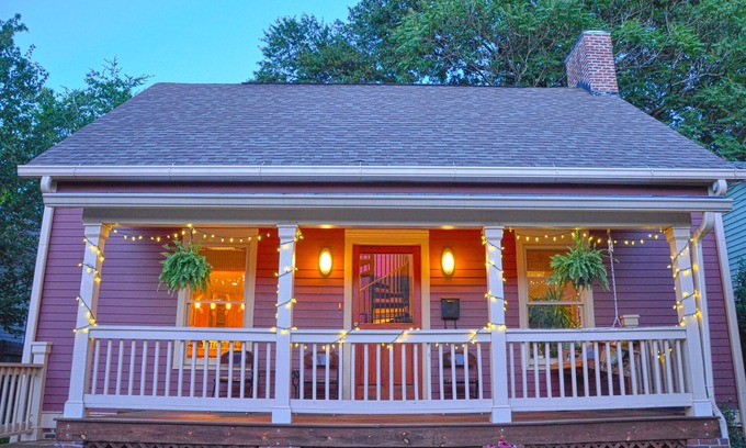 Cabbagetown Casa | Lo mejor de Cabbagetown con piano de cola, jacuzzi, putting green. ¡2 millas al MB-Stadium!