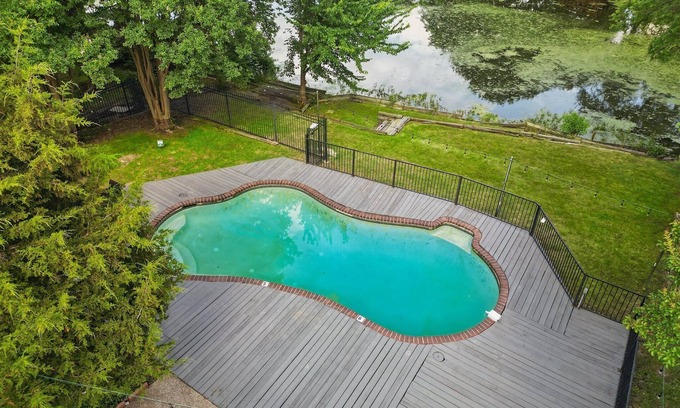 Garland Casa | Best of Garland | Pool, Cinema Rm, BBQ (3BD/2.5BA)