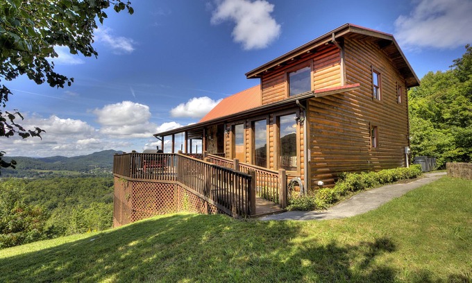 Gatlinburg - Pigeon Forge Cabina | Las mejores vistas panorámicas, 1 milla al parque, alquiler superior, teatro, wifi, bañera de hidromasaje