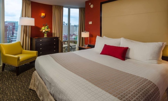 Dupont Circle Hotel | Best Pick for Your Next Vacay! Spacious Unit w/ Kitchen, Pet-friendly!