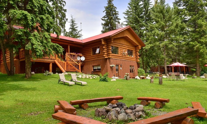 Deka Lake Casa | Best place for trail rides and canoeing / fishing
