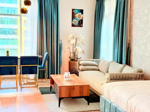 Ajman Apartamento | BEST PLACE HOLIDAY HOME ii FREE PARKING