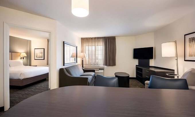 Salt Lake City Hotel | Best Place to Stay in Salt Lake City! Full Kitchen, Free Shuttle, Pets Allowed!