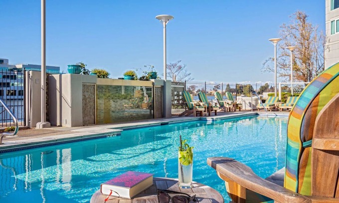 Redwood Shores Hotel | Best Place to Stay in San Francisco! Water View, Pet-friendly Property w/ Pool