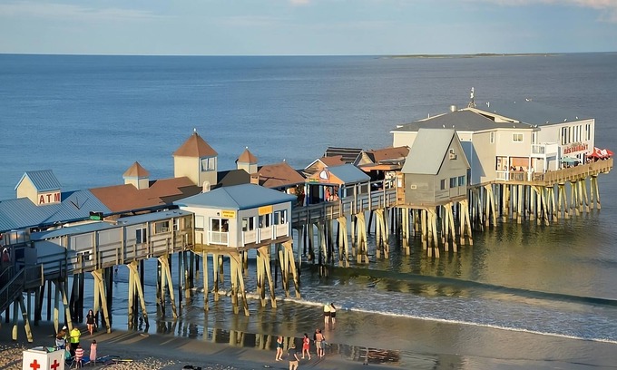 South Portland Casa | Best Place to Unwind! 4 Convenient Units, Free Breakfast, Parking Onsite!