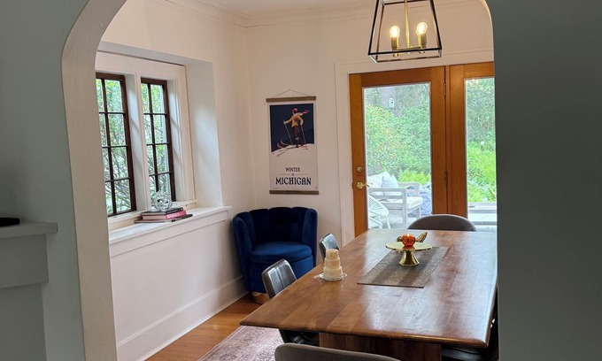 Fulton Heights Casa | Charming home near Reeds Lake, Aquinas College, Downtown GR and Medical Mile