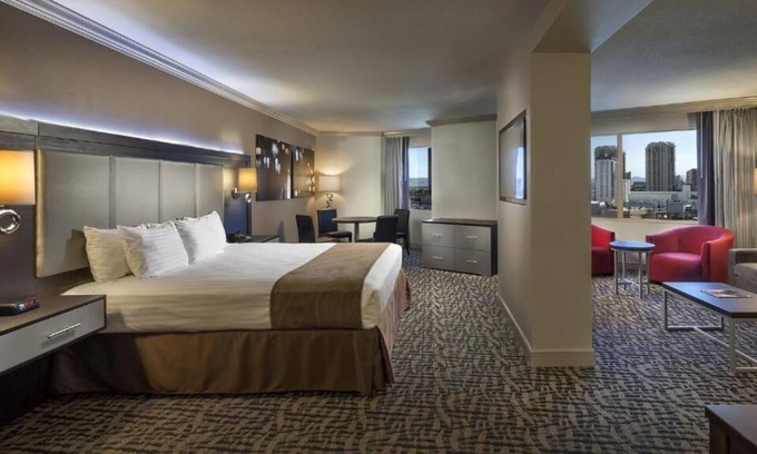 Gateway District Casa | Best Vegas Find! Spacious Suite, 2 Pools, Close to Fremont Street Experience!