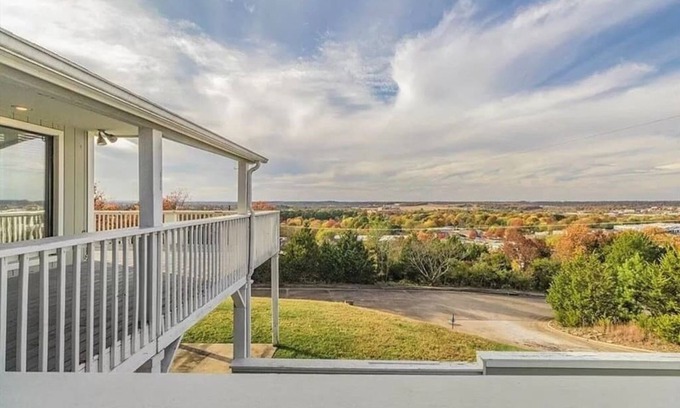 Fayetteville Casa | Best view in Fayetteville! Hot tub private Oasis