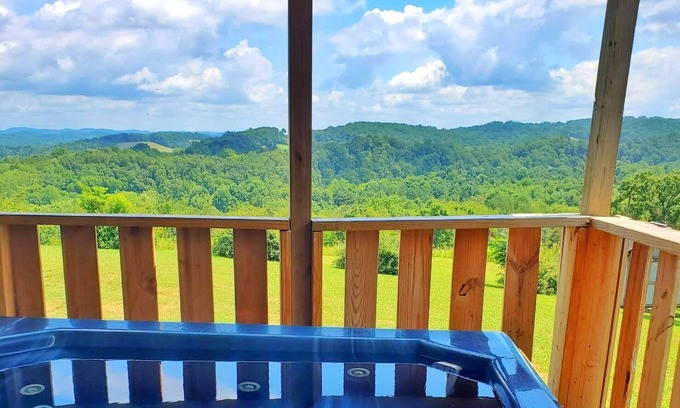 Sevierville Casa | Best View in the Area!! Hot Tub!!