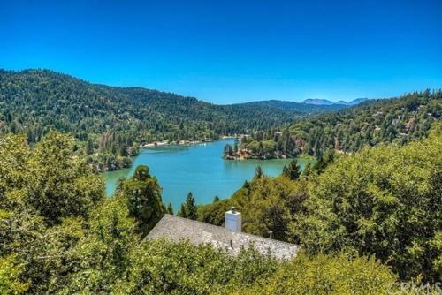 Crestline Casa | Best View of the Lake! Huge Deck!