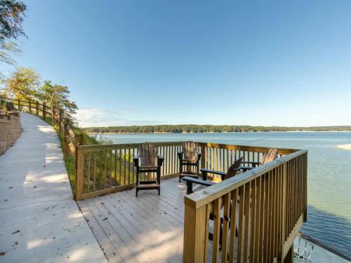 Dandridge Casa | BEST VIEWS LAKE FRONT Waters Edge