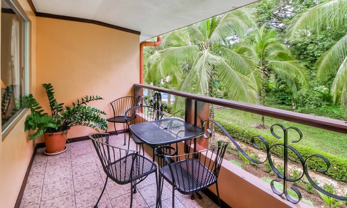 Damas Casa | Lovely condo near town & nature w/shared pool, volleyball, & balcony views