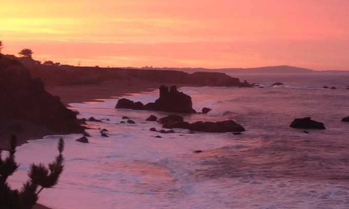 Sereno del Mar Casa | ¡Las mejores vistas de la costa de Sonoma! Frente a la playa., Bañera de hidromasaje, pozo de fuego, se consideran mascotas