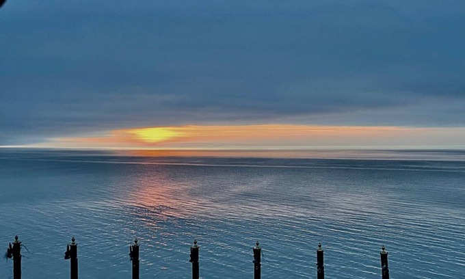 Cutchogue Casa | Best Waterfront VIEW ON THE NORTH FORK MATURE GARDENS QUIET STREET PRIVATE BEACH