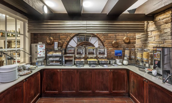 Kingston Hotel | Best Western Fireside Inn
