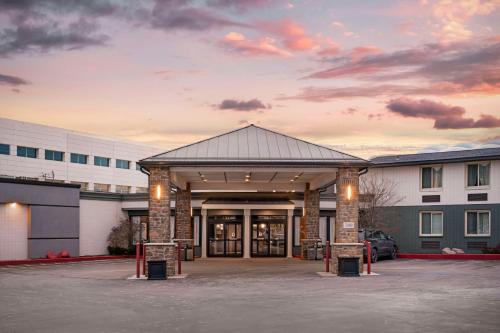 Green Bay Hotel | Best Western Green Bay Inn and Conference Center