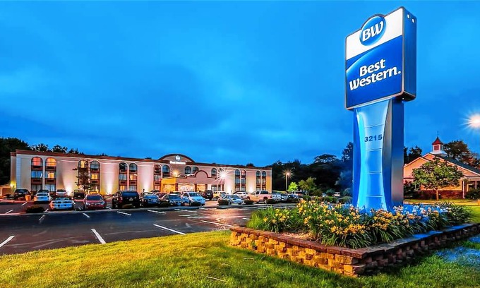 Hazlet Hotel | Best Western Hazlet Inn