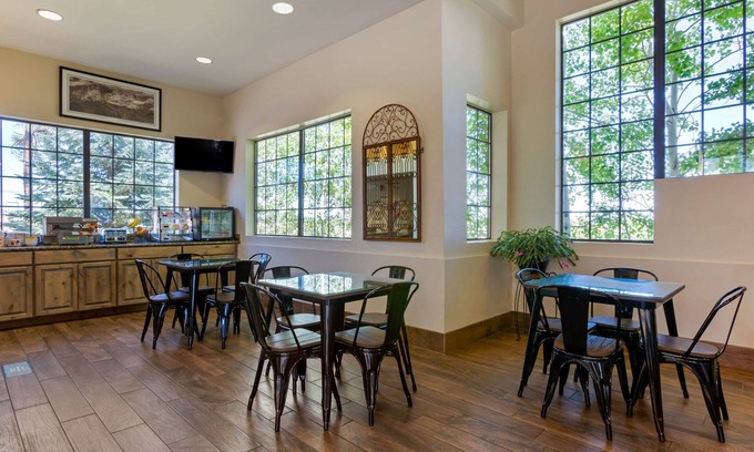 Show Low Hotel | Best Western Paint Pony Lodge