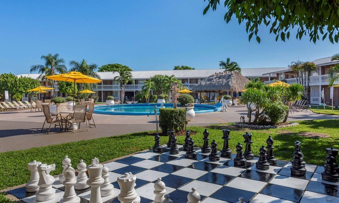 Land of the Presidents Hotel | Best Western Palm Beach Lakes