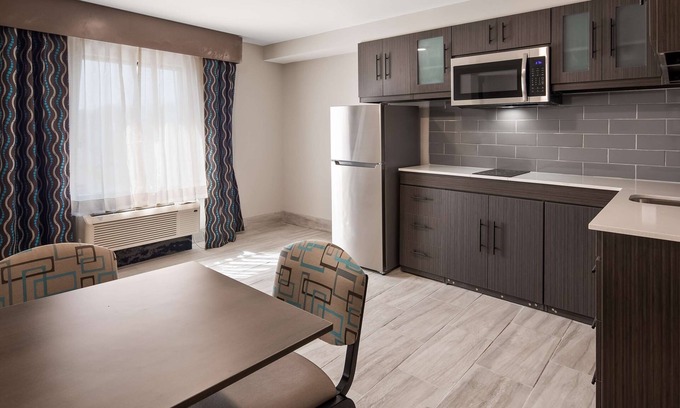 Talbot's Corner Hotel | Best Western Plus Executive Residency Nashville