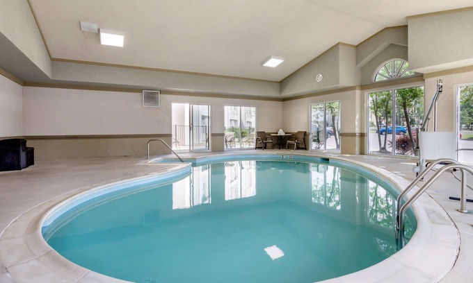 Roanoke Hotel | Best Western Plus Inn at Valley View