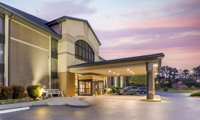 Ashley Oaks Hotel | Best Western Plus Knoxville Cedar Bluff