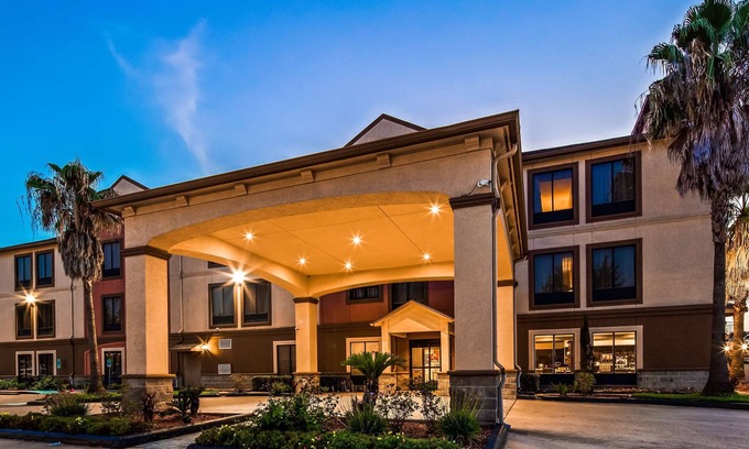 Houston Hotel | Best Western Plus North Houston Inn & Suites
