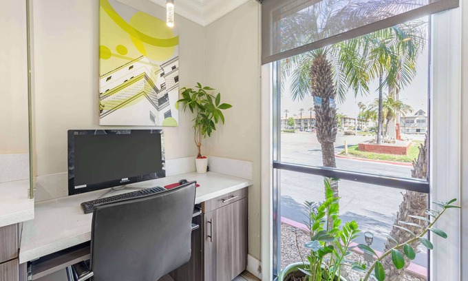Ontario Hotel | Best Western Plus Ontario Airport & Convention Center