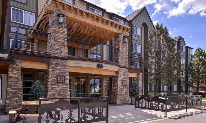 Briargate Hotel | Best Western Plus Peak Vista Inn & Suites