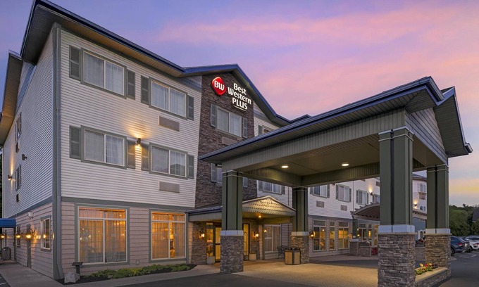 Penn Yan Hotel | Best Western Plus Vineyard Inn & Suites