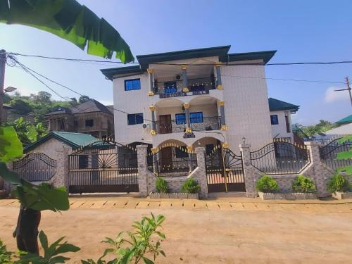 Mbam-et-Inoubou Apartamento | Bestoria Hills Lodge