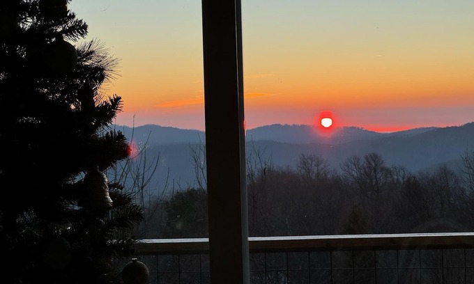 Seven Devils Cabina | BestView*PoolTable*2King*Pickleball*HotTub*FireTable*Arcade*Fireplace*Location