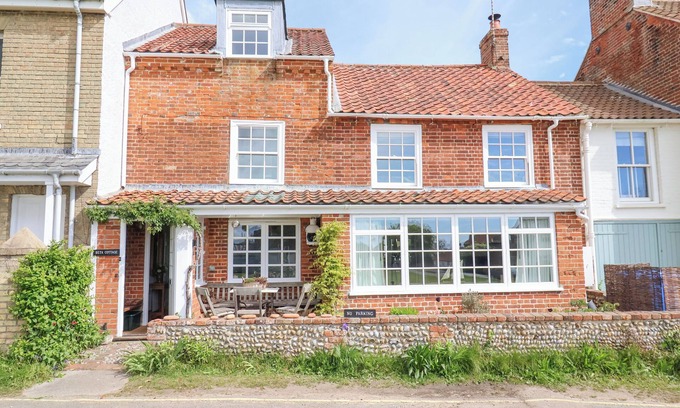 Walberswick Cabaña | BETA COTTAGE, pet friendly, with open fire in Walberswick