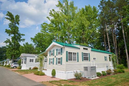 Urbanna Casa | Bethpage Hewick Three-Bedroom Cottage 30