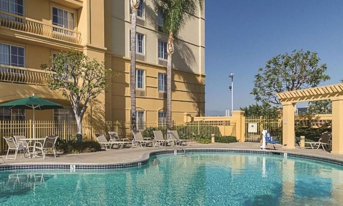Guasti Casa | Better Choice For Your Vacation! 3 Family-friendly Units. Pool Access to Enjoy!