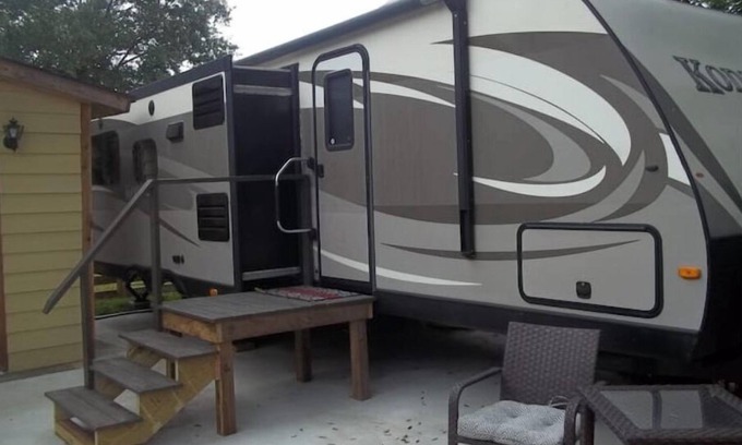 Scenic Heights Casa | Better than a Tiny House - Your Pensacola Retreat