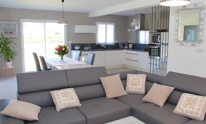 Rochefort-du-Gard Casa | Entre Aviñón, Orange y Nimes villa con piscina privada y jardín