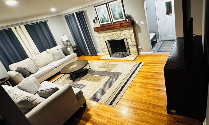 Benson Casa | Between Benson and Dundee in the beautiful Country Club Historic District.