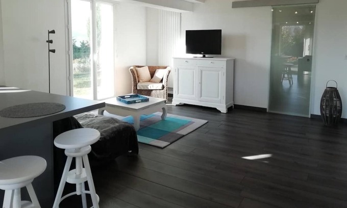 Bonne Chalet De Esquí | Between Lakes and Mountains. Close to Geneva. Spacious 75 m2. Private garden