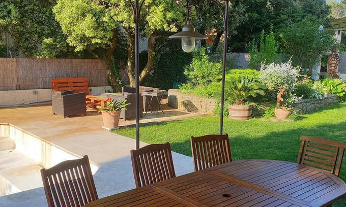 Poulx Casa | Entre Nimes y Uzes, bonito chalet con piscina en un entorno tranquilo
