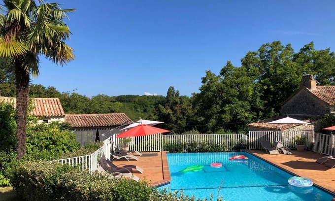 Lolme Casa | Between Sarlat and Bergerac, charming country house in a lovely hamlet.