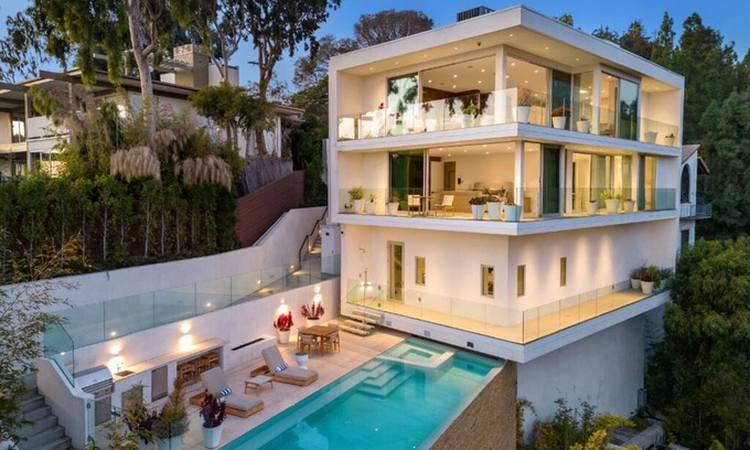 Beverly Hills Villa | Beverly Grove - Modern Estate with Japanese Garden & 180 Degree Views of LA