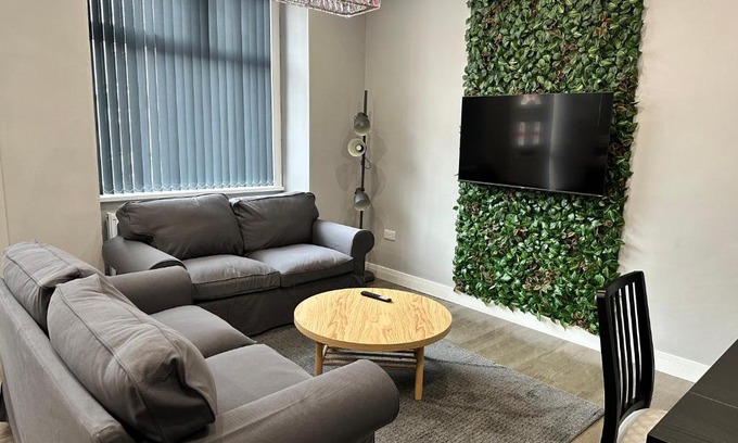 Harehills Casa | Bex Stays 2 Bed Property