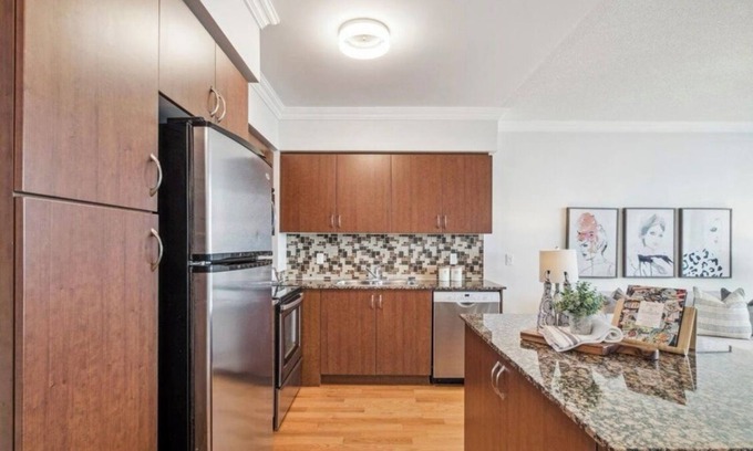 Humber Bay Condominio | Beyond The Sea Views Of the West