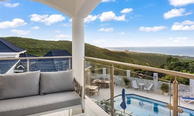 St.Bran's Burg Apartamento | Beyond The Sea Wave - King Ocean View (upper level)