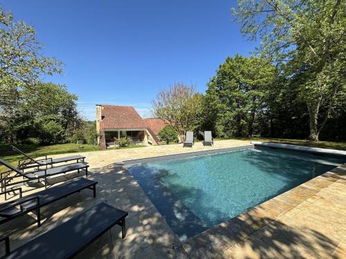 Siorac-en-Perigord Casa | BEYTAN AL COUDER Stylish architect house with AC and private pool, village center, golf course and Dordogne river at easy walk