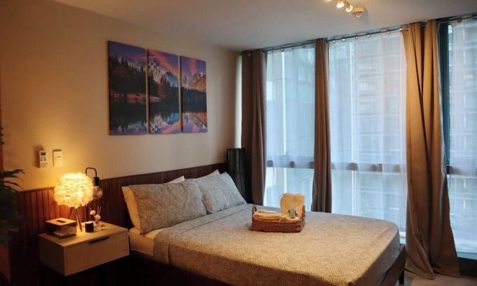 Guadalupe Nuevo Condominio | BGC Chic Convert-able 1-bedroom condo in Prime location